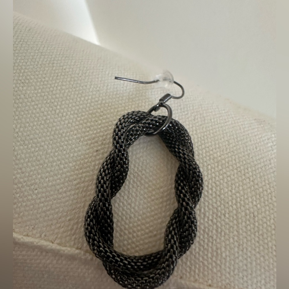 Dark Silver Necklace and Earrings Set - Picture 4 of 6